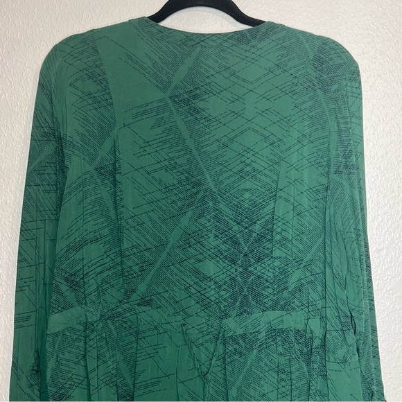 ModCloth Top Women's Size 2X Button Front Shirt Green Tie Back Roll Tab Sleeve - Picture 8 of 11